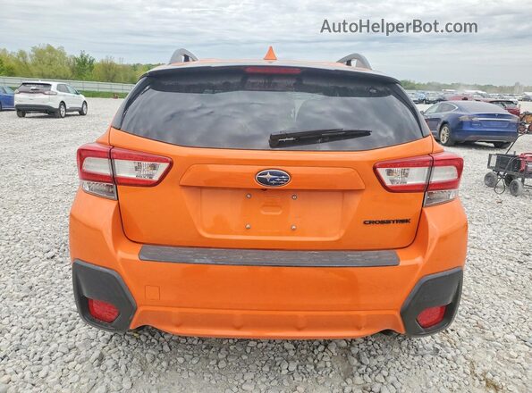 JF2GTAEC7K8211300 2019 SUBARU CROSSTREK Orange Rear view