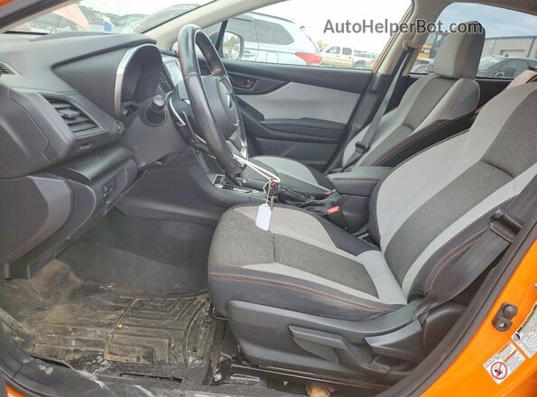 JF2GTAEC7K8211300 2019 SUBARU CROSSTREK Orange Front interior view
