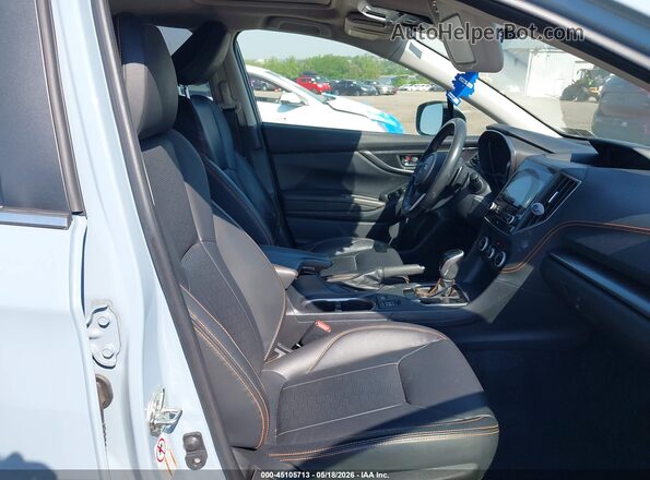 JF2GTALC0J8239571 2018 SUBARU CROSSTREK Light Blue Вид салона спереди