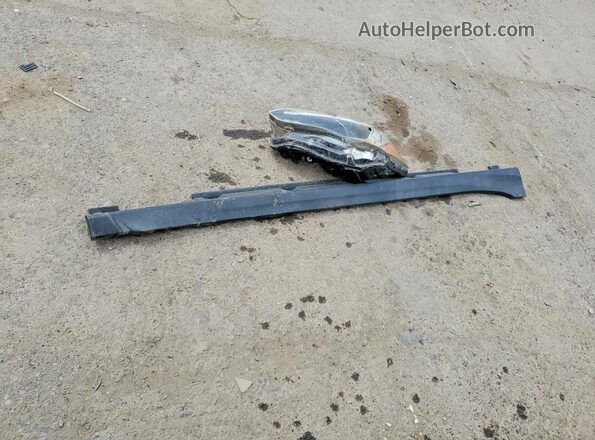 JF2GTAMC4J8240124 2018 SUBARU CROSSTREK Белый Вид подкапотного пространства