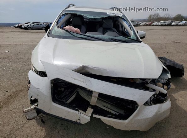 JF2GTAMC4J8240124 2018 SUBARU CROSSTREK Белый Вид спереди