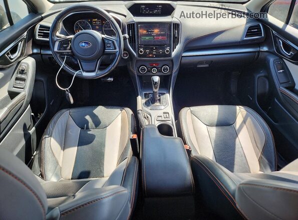 JF2GTAMC5J8258910 2018 SUBARU CROSSTREK White Widok deski rozdzielczej