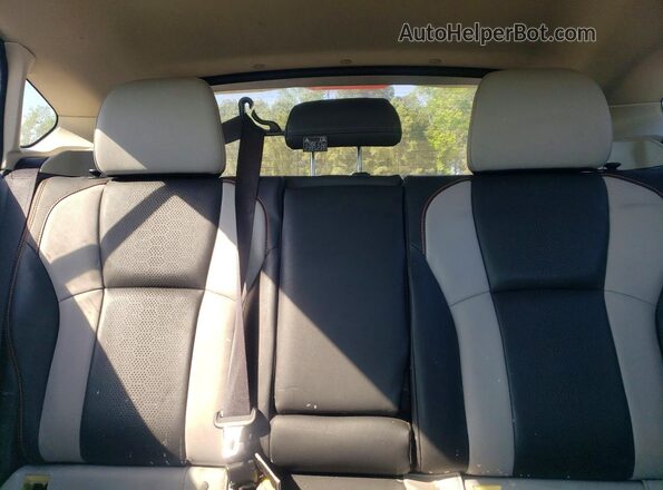 JF2GTAMC5J8258910 2018 SUBARU CROSSTREK White Widok tylnych siedzeń