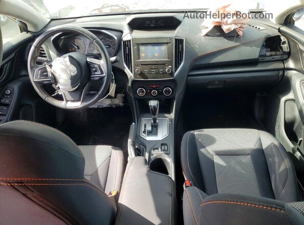 JF2GTAPC0M8308676 2021 SUBARU CROSSTREK Silver Vista del salpicadero