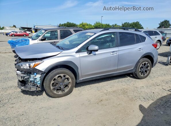 JF2GTAPC0M8308676 2021 SUBARU CROSSTREK Silver Vista tres cuartos delantera izquierda