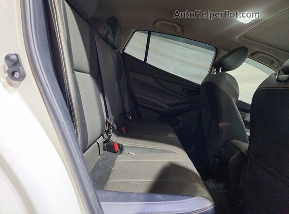JF2GTHSC6NH272011 2022 SUBARU CROSSTREK White Vista de los asientos traseros