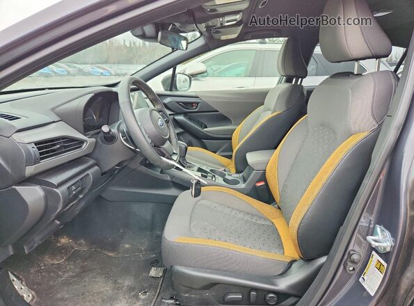 JF2GUHFC3RH360754 2024 SUBARU CROSSTREK Gray Widok wnętrza z przodu