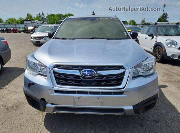 JF2SJAAC7JH453430 2018 SUBARU FORESTER Серебряный Вид спереди