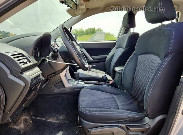 JF2SJABC0GH469721 2016 SUBARU FORESTER Серебряный Вид салона спереди