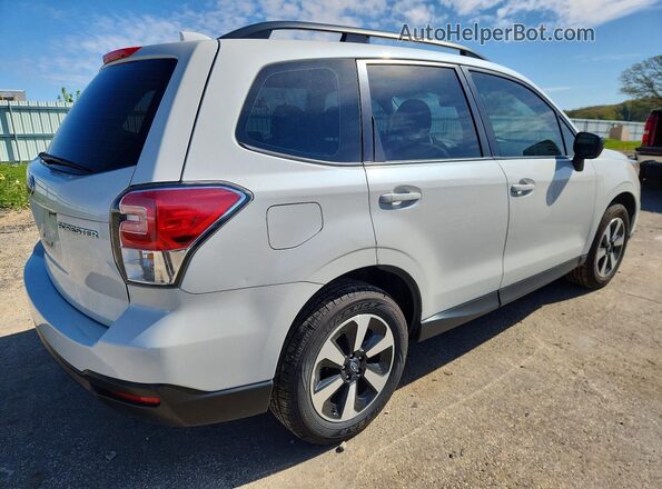 JF2SJABC2JH568872 2018 SUBARU FORESTER Белый Задняя правая четверть