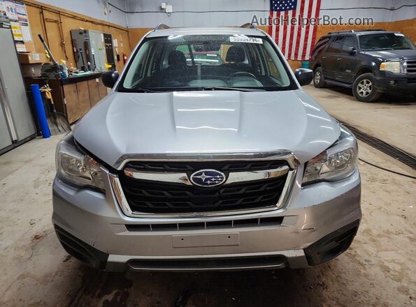 JF2SJABC8JH552661 2018 SUBARU FORESTER Серебряный Вид спереди