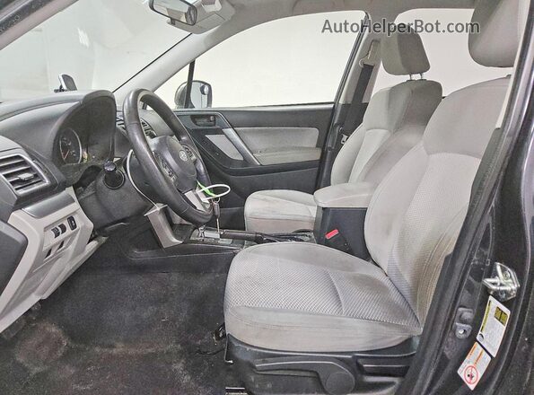 JF2SJABC9HH426528 2017 SUBARU FORESTER Угольный Вид салона спереди