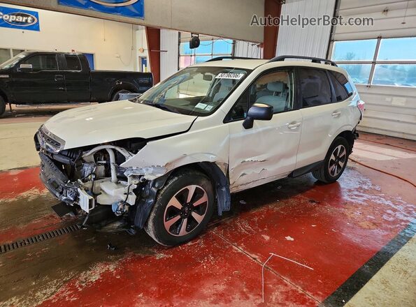 JF2SJABC9JH425367 2018 SUBARU FORESTER White Առջևի ձախ երեք քառորդ տեսարան