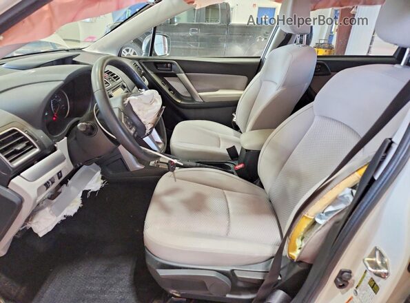 JF2SJABC9JH425367 2018 SUBARU FORESTER White Սալոնի դիմացի տեսք