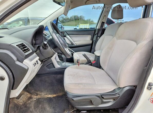 JF2SJABCXHH505593 2017 SUBARU FORESTER White Widok wnętrza z przodu