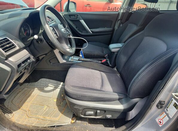 JF2SJADC8GH479300 2016 SUBARU FORESTER Серебряный Вид салона спереди