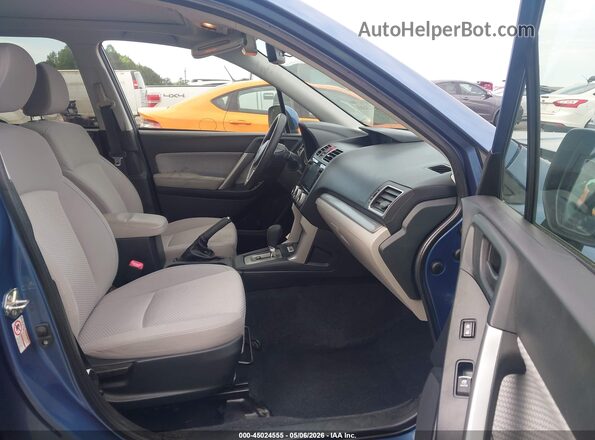 JF2SJAEC2HH463819 2017 SUBARU FORESTER 2.5 Синий Вид салона спереди