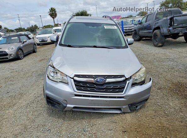 JF2SJAEC4HH418025 2017 SUBARU FORESTER Silver Widok z przodu