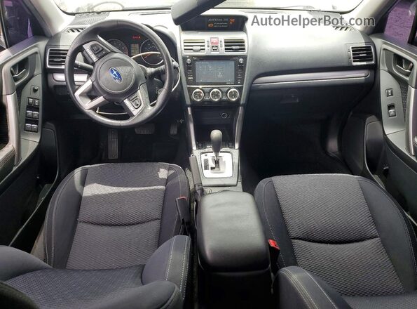 JF2SJAEC4HH418025 2017 SUBARU FORESTER Silver Widok deski rozdzielczej