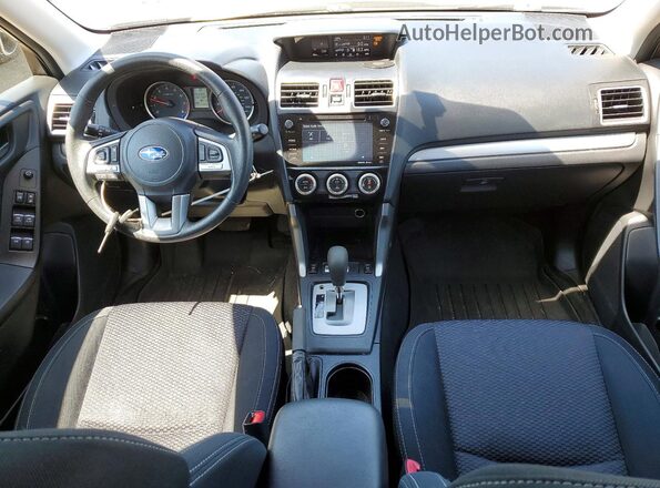 JF2SJAEC4HH475809 2017 SUBARU FORESTER Серебряный Вид панели приборов