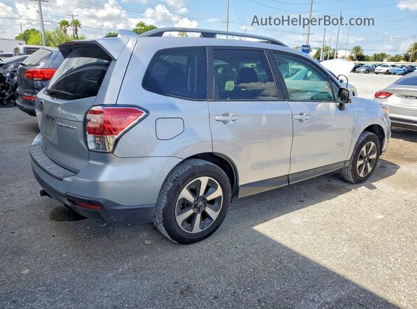JF2SJAEC7HH576567 2017 SUBARU FORESTER Silver Trasero derecho