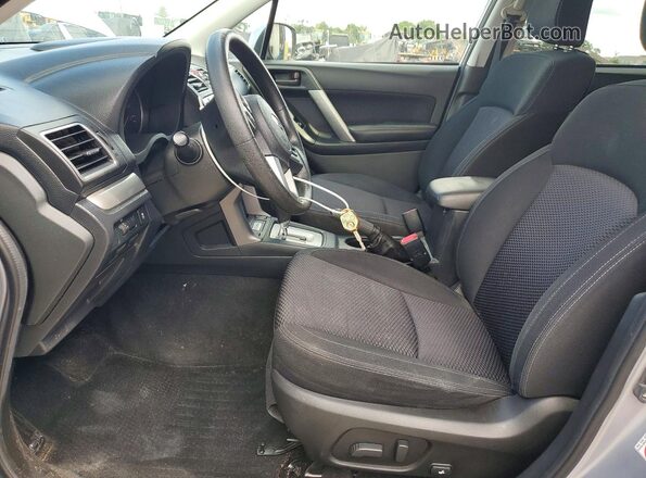 JF2SJAEC7HH576567 2017 SUBARU FORESTER Silver Vista interior delantera