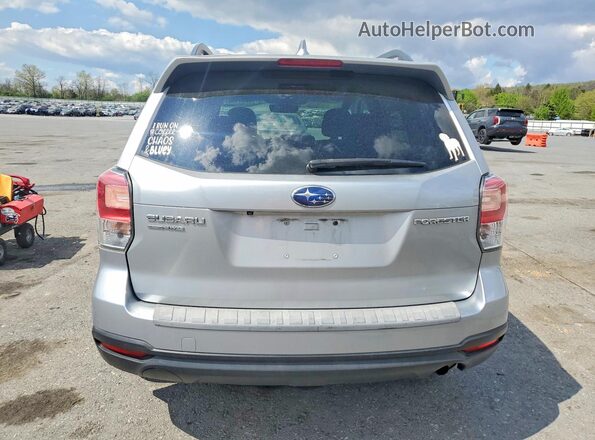 JF2SJAEC8JH455147 2018 SUBARU FORESTER Silver Widok z tyłu