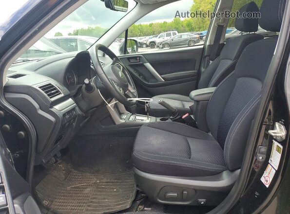 JF2SJAEC9HH564596 2017 SUBARU FORESTER Черный Вид салона спереди