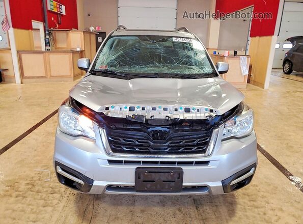 JF2SJAECXHH543997 2017 SUBARU FORESTER Silver Вид спереду