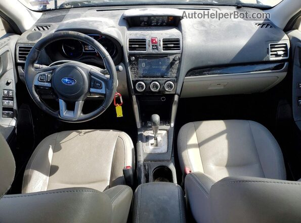 JF2SJAJC0HH488272 2017 SUBARU FORESTER Серебряный Вид панели приборов