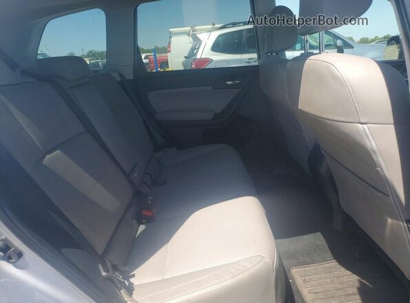 JF2SJAJC1HH487180 2017 SUBARU FORESTER Серебряный Вид задних сидений