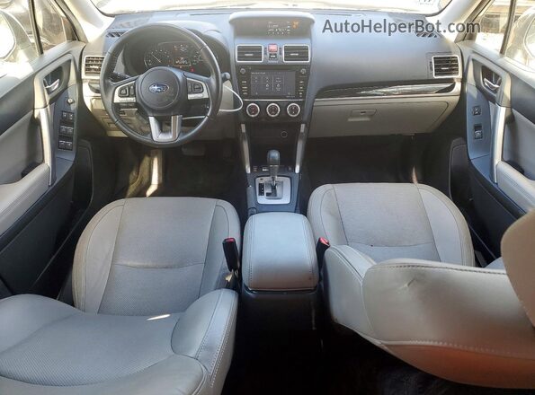 JF2SJAJC1HH535115 2017 SUBARU FORESTER Белый Вид панели приборов