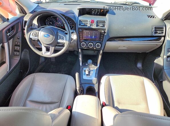 JF2SJAJC4HH546951 2017 SUBARU FORESTER Красный Вид панели приборов