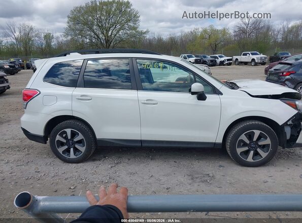 JF2SJALC2JH423202 2018 SUBARU FORESTER 2.5 White Widok wnętrza z tyłu