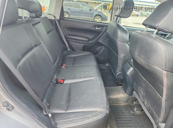 JF2SJARC1HH436945 2017 SUBARU FORESTER Silver Widok tylnych siedzeń