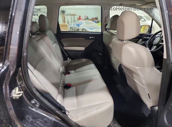 JF2SJARC3JH404312 2018 SUBARU FORESTER Blue Vista de los asientos traseros