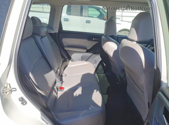 JF2SJARC4JH544451 2018 SUBARU FORESTER Белый Вид задних сидений