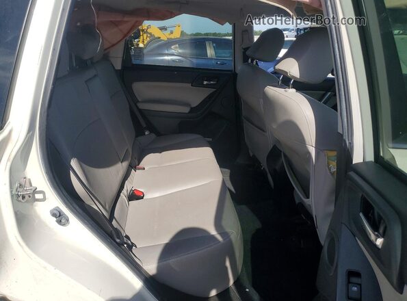 JF2SJARC9GH503693 2016 SUBARU FORESTER Белый Вид задних сидений