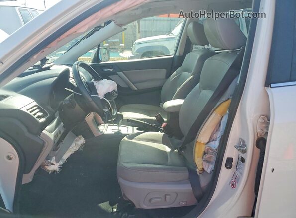 JF2SJARC9GH503693 2016 SUBARU FORESTER Белый Вид салона спереди
