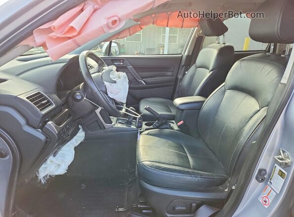 JF2SJATCXHH434877 2017 SUBARU FORESTER Серебряный Вид салона спереди