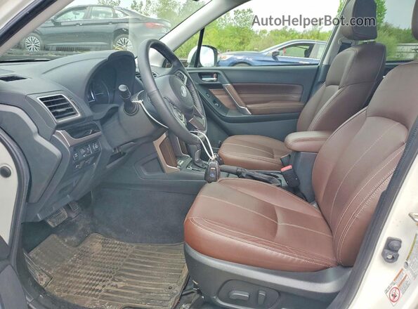 JF2SJAWC3JH560127 2018 SUBARU FORESTER White Widok wnętrza z przodu