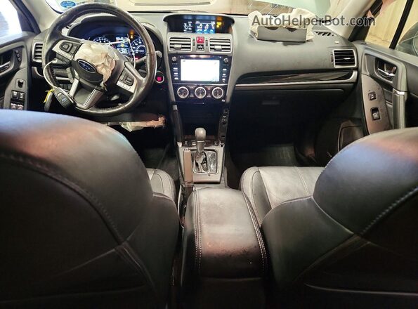 JF2SJAWC9HH424207 2017 SUBARU FORESTER Зеленый Вид панели приборов