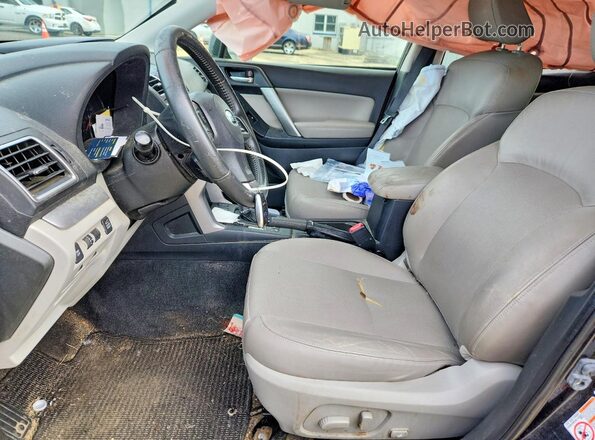 JF2SJAXC1GH436784 2016 SUBARU FORESTER Черный Вид салона спереди
