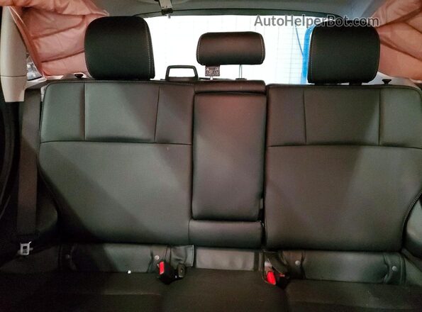 JF2SJAXC4GH482772 2016 SUBARU FORESTER Silver Вид задніх сидінь