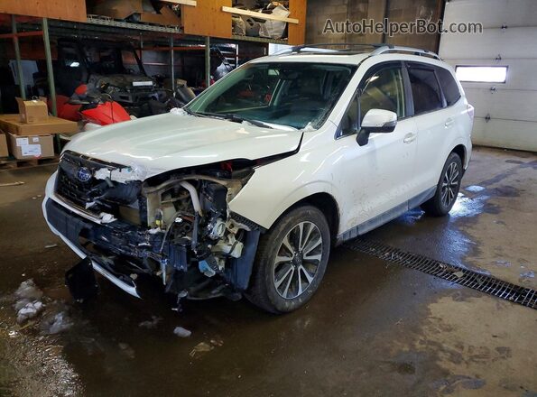JF2SJHSC2HH494341 2017 SUBARU FORESTER2. Белый Передняя левая четверть
