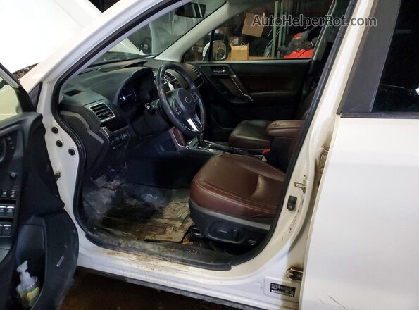 JF2SJHSC2HH494341 2017 SUBARU FORESTER2. Белый Вид салона спереди