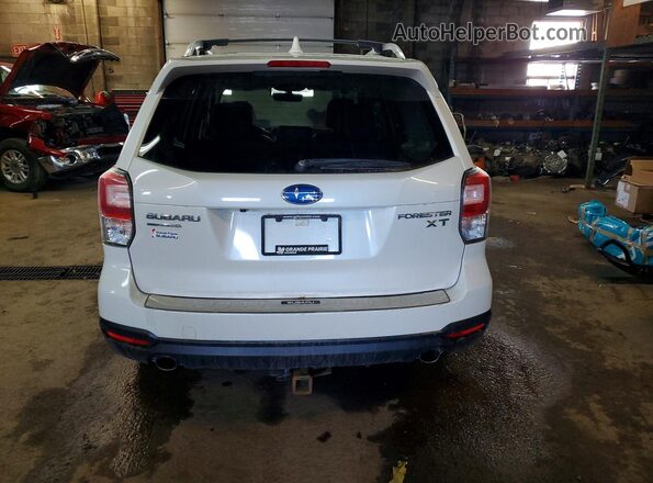 JF2SJHSC2HH494341 2017 SUBARU FORESTER2. Белый Вид сзади