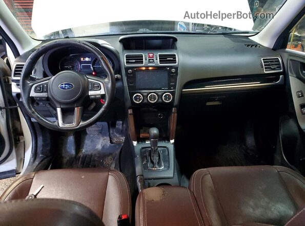 JF2SJHSC2HH494341 2017 SUBARU FORESTER2. Белый Вид панели приборов