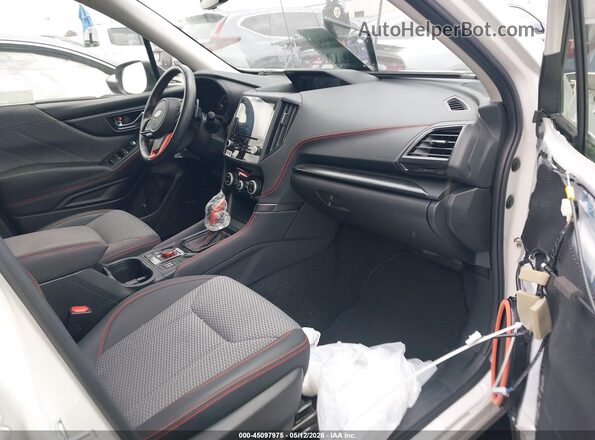 JF2SKAJC5PH444487 2023 SUBARU FORESTER Белый Вид салона спереди