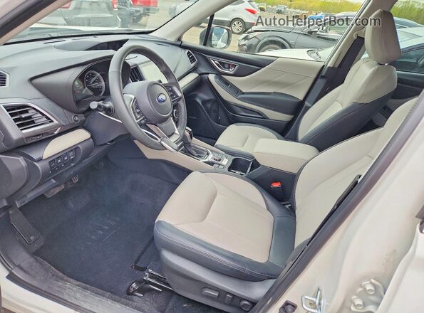 JF2SKALC7RH414455 2024 SUBARU FORESTER White წინა სალონის ხედი